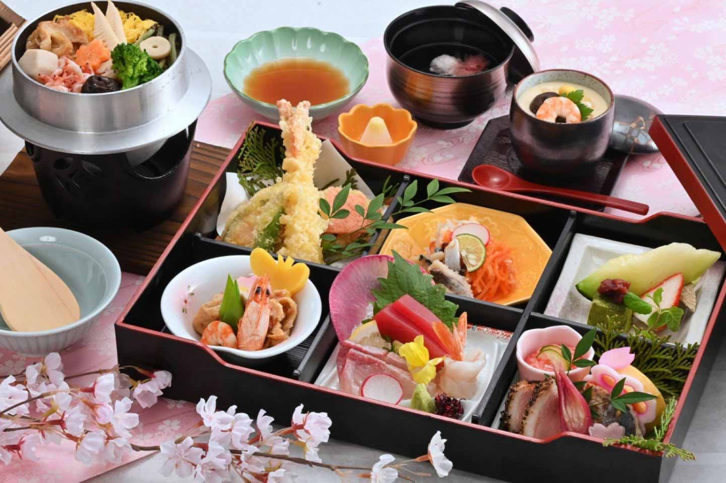 （1104）釜飯付き6マス箱御膳会席
