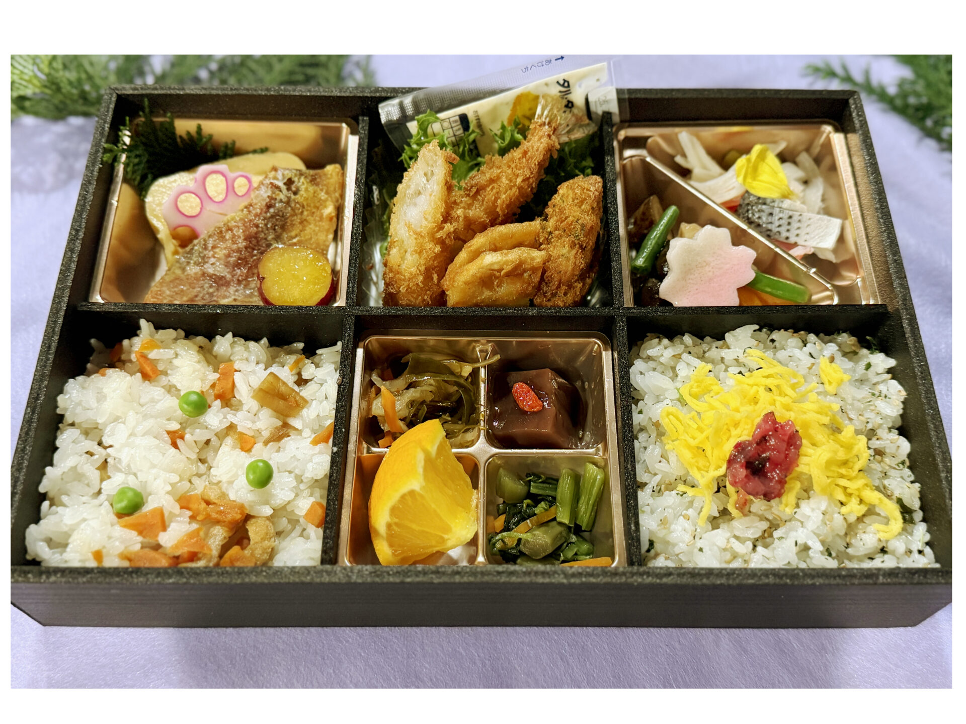 （802）赤魚西京焼き&ミックスフライ・6マス弁当
